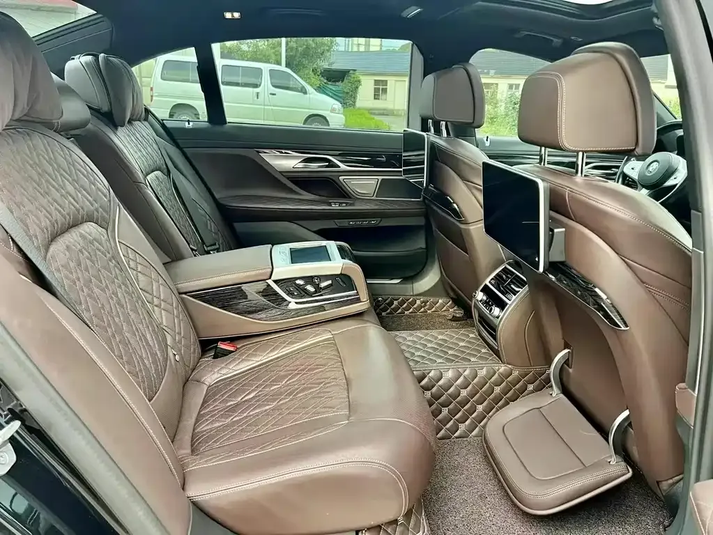 BMW 7 Series — фото 4