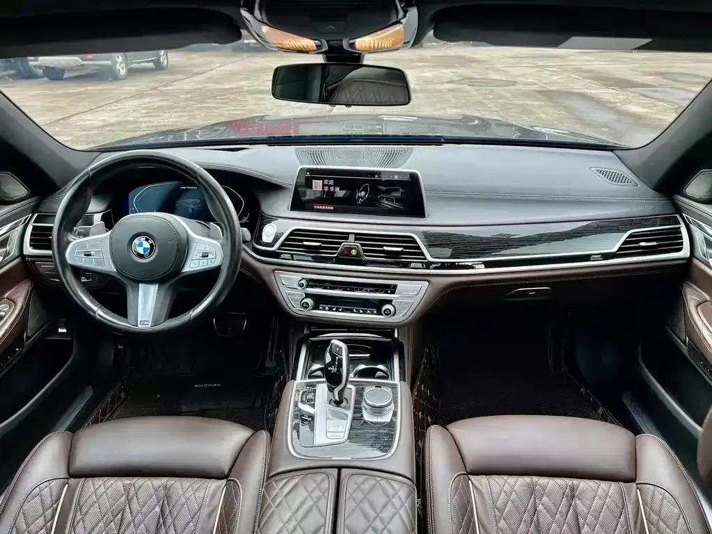 BMW 7 Series — фото 3