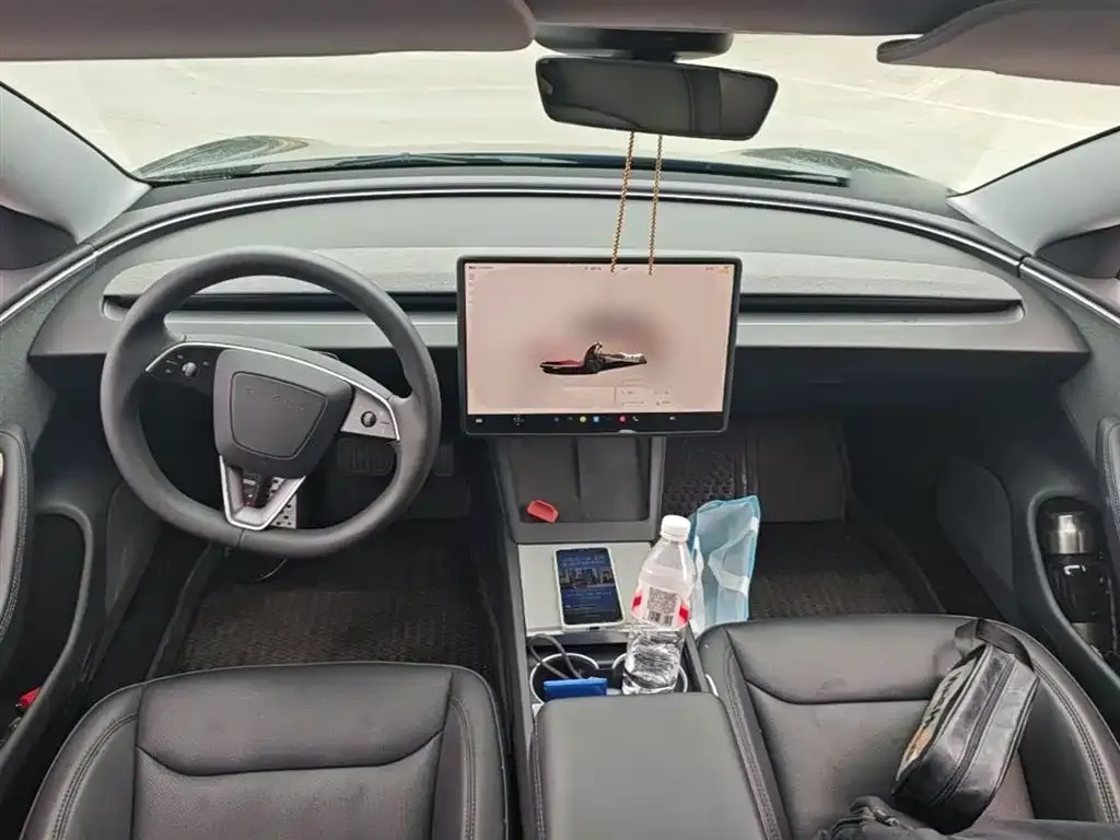 Tesla Model 3 — фото 10