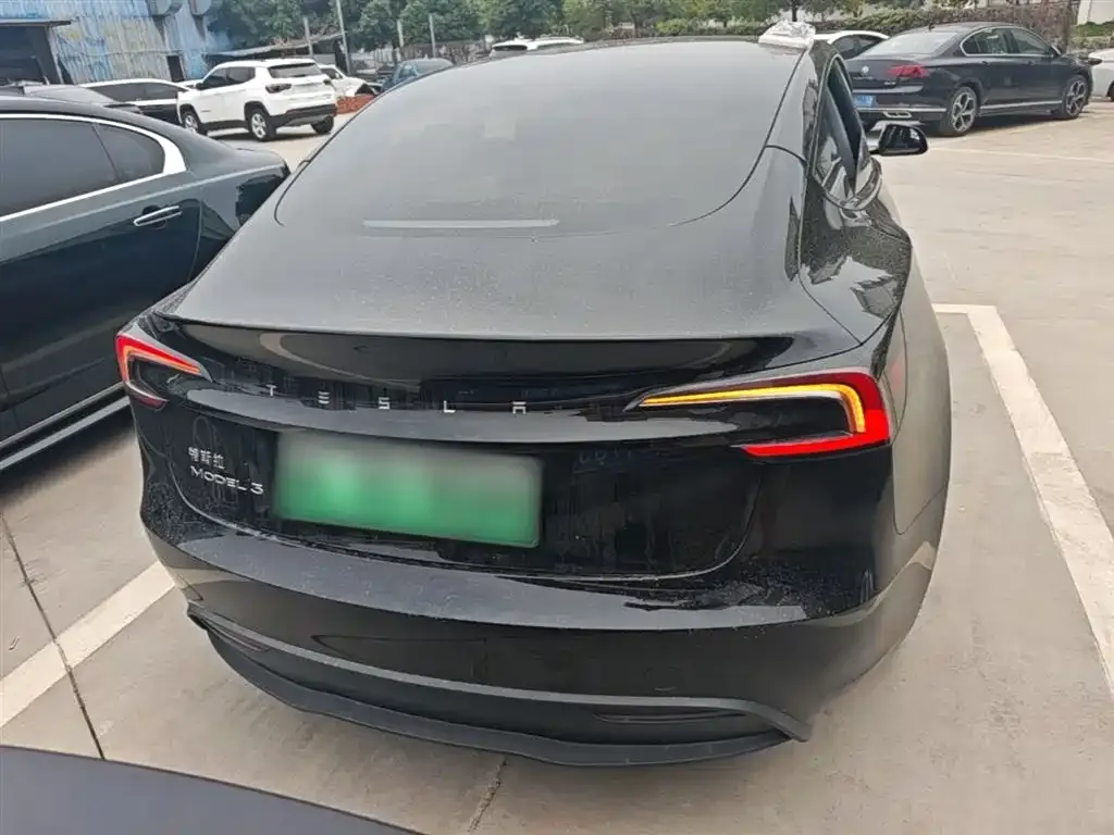 Tesla Model 3 — фото 3