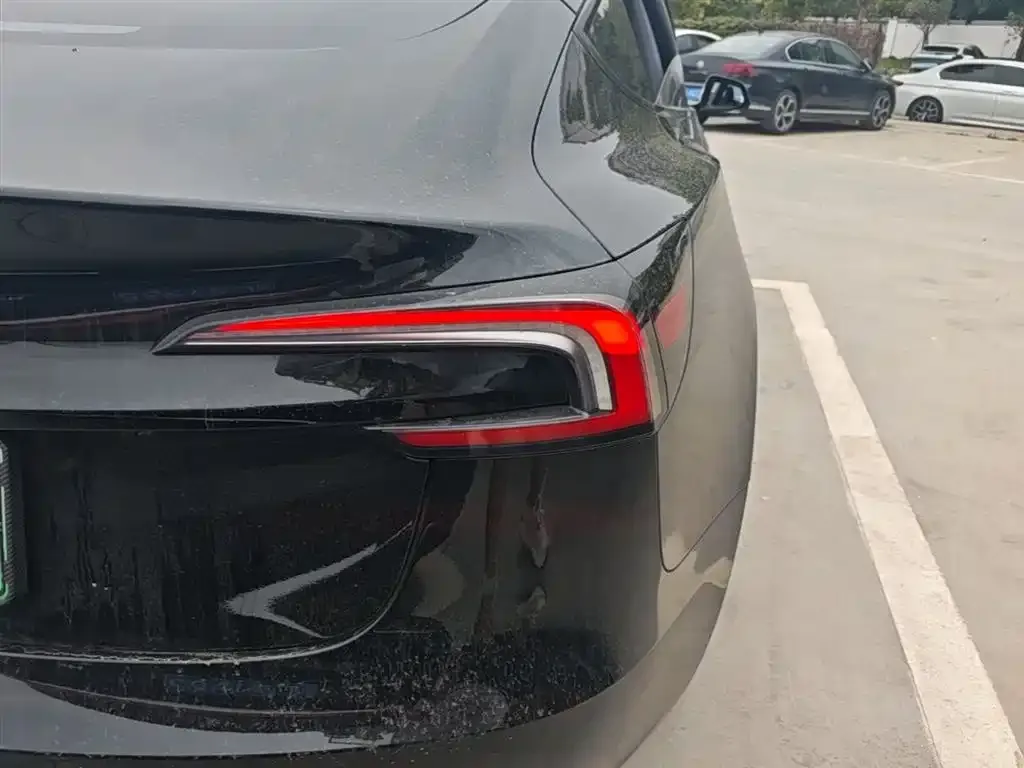 Tesla Model 3 — фото 6