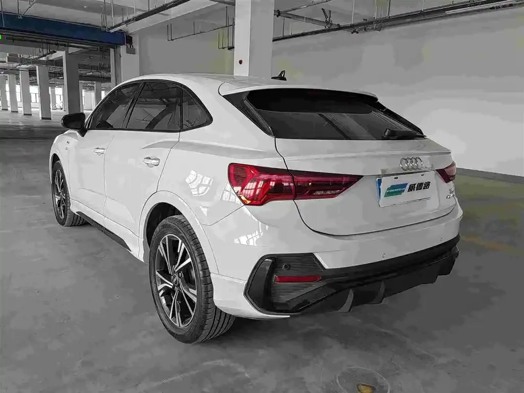 Audi Q3 Sportback — фото 9