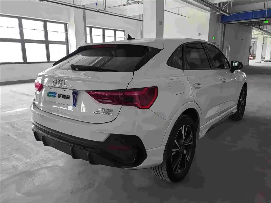 Audi Q3 Sportback — фото 10