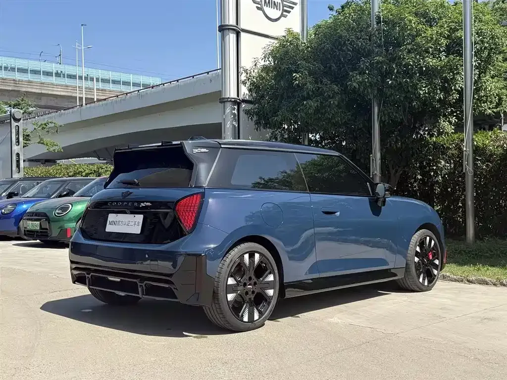 MINI JCW Electric 2025 из CN, фото 10