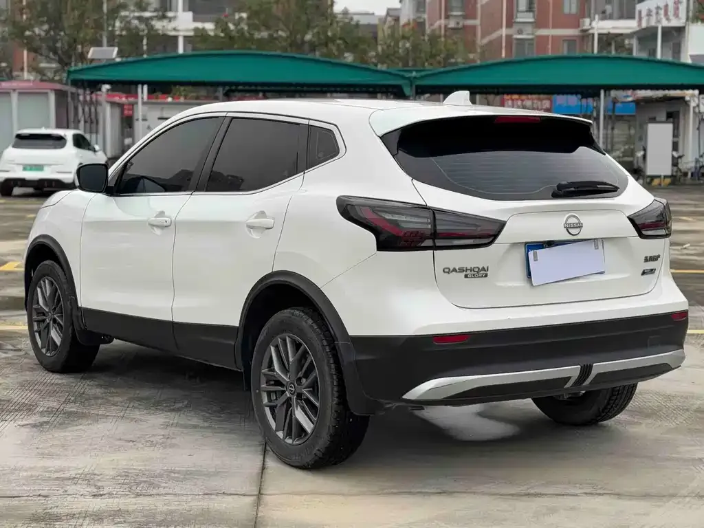 Nissan Qashqai — фото 10