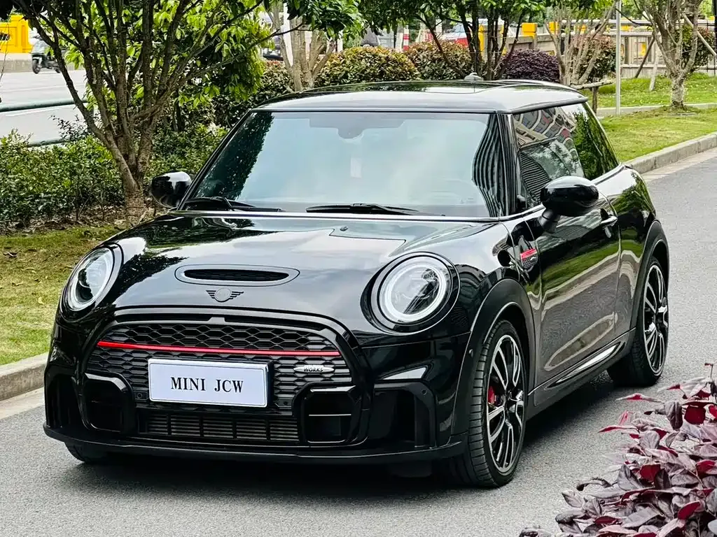 MINI JCW (John Cooper Works)