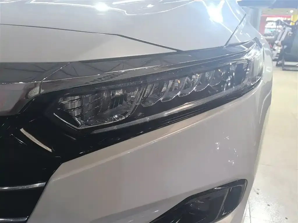 Honda Accord — фото 4