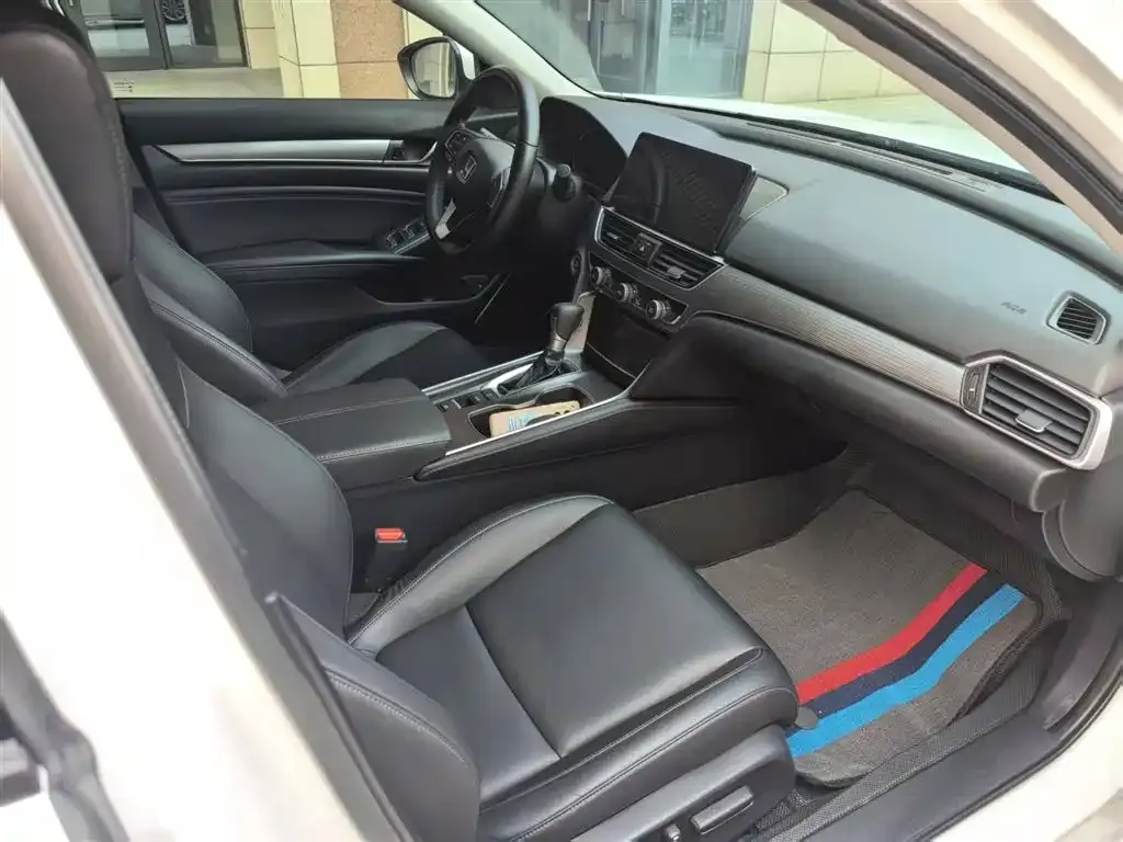 Honda Accord — фото 5