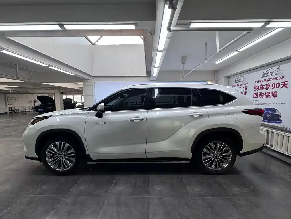 Toyota Highlander — фото 4