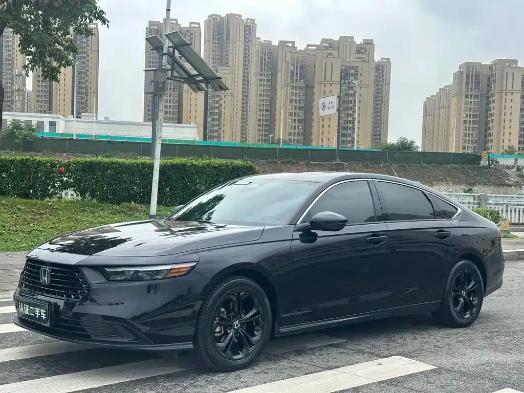Honda Accord — фото 1