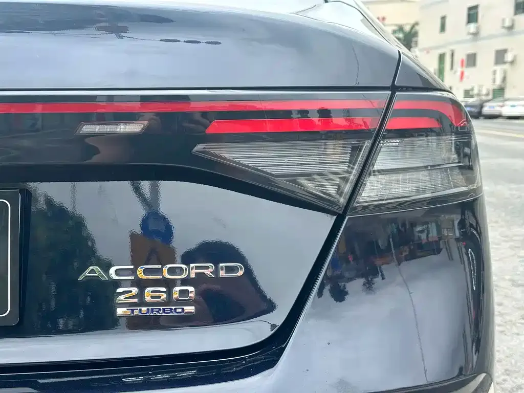 Honda Accord — фото 4