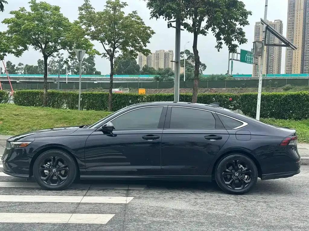 Honda Accord — фото 10
