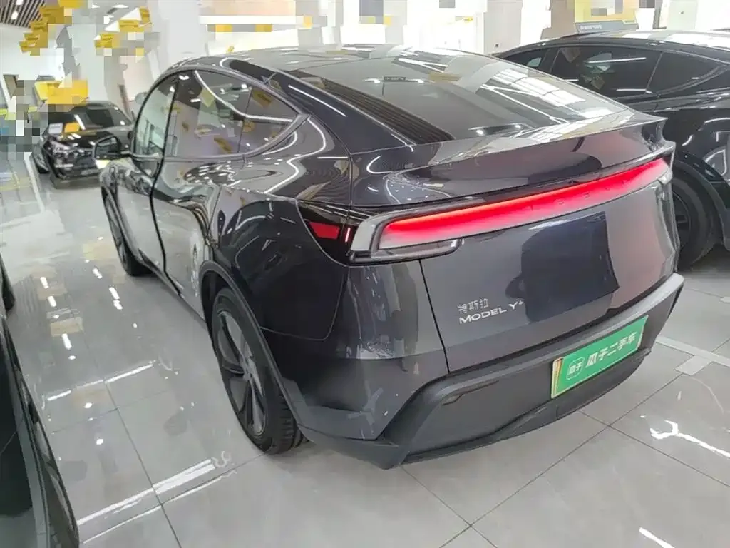 Tesla Model Y — фото 2