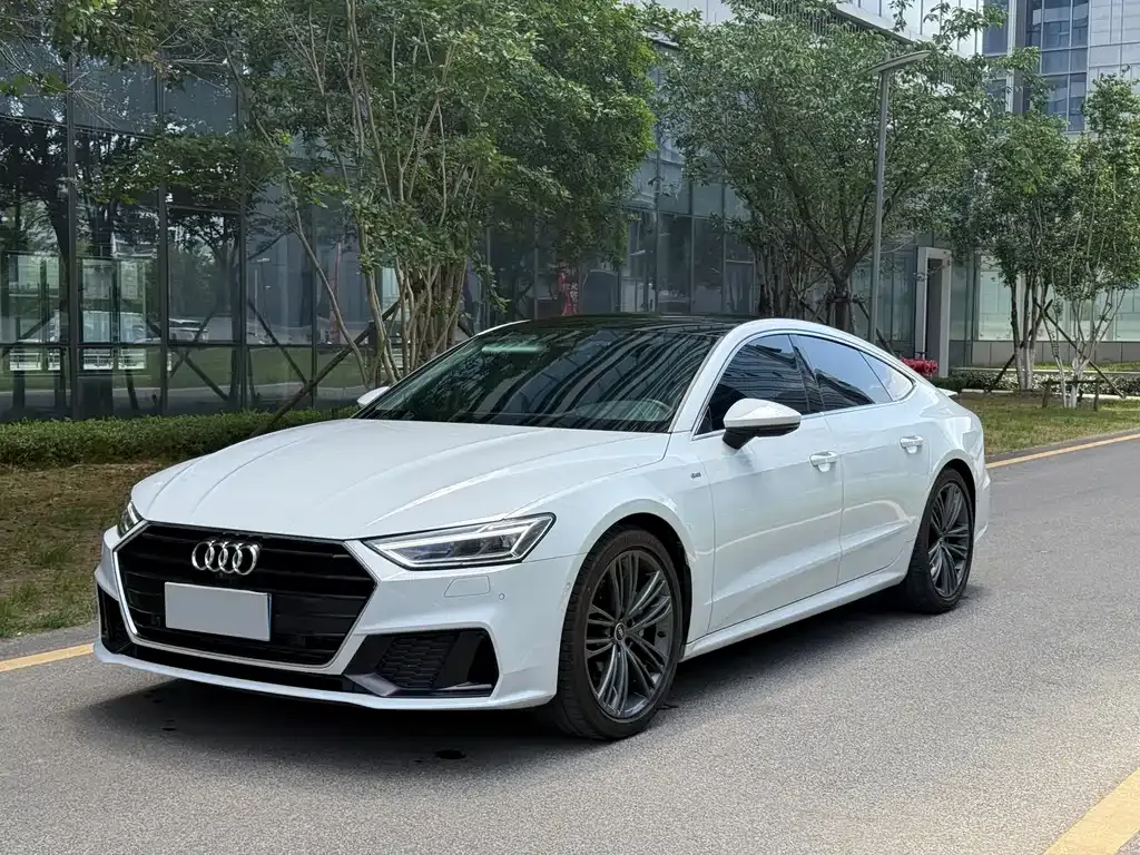 Audi A7 — фото 1