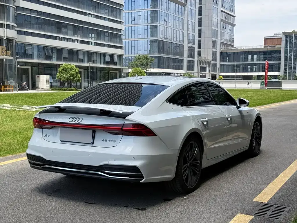 Audi A7 — фото 9