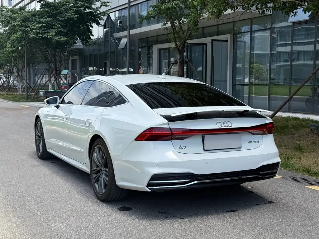 Audi A7 — фото 10