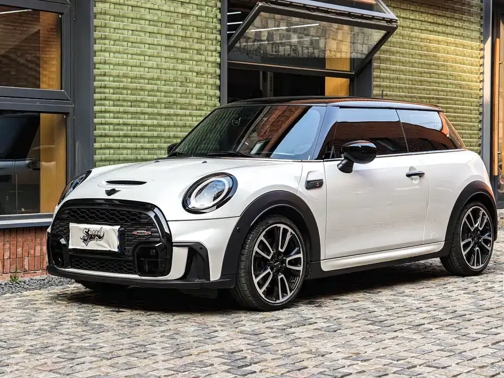 MINI Cooper (3-door) — фото 1