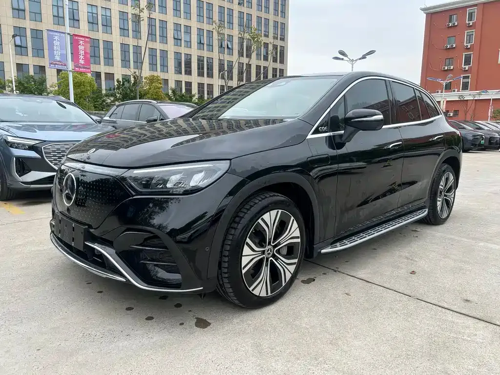 Mercedes-Benz EQE SUV — фото 6