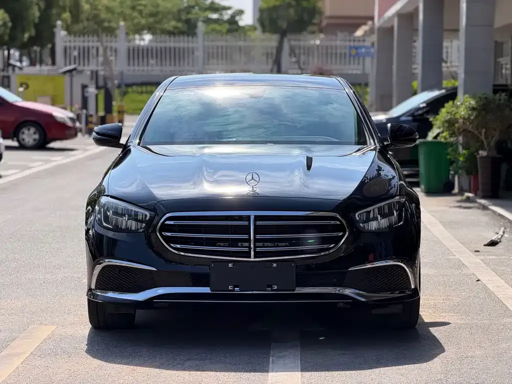 Mercedes-Benz E-Class (Import) — фото 1