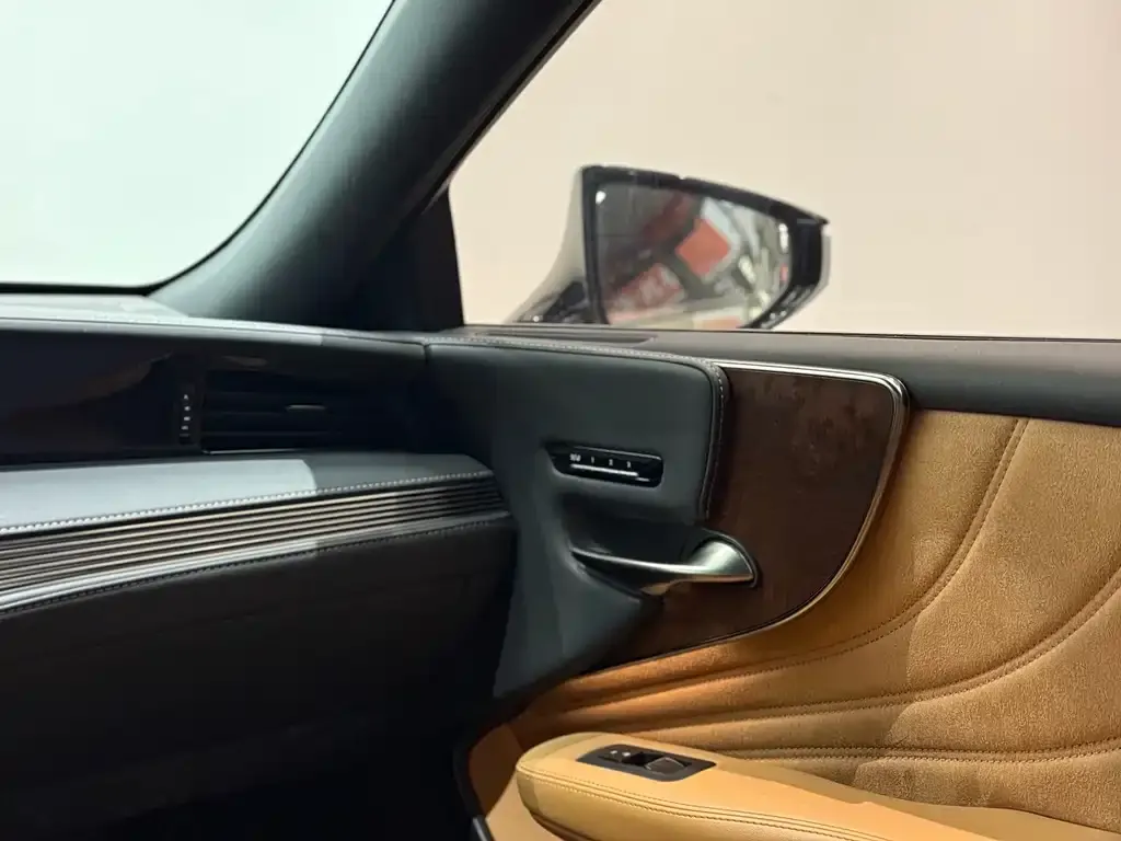 Lexus LS 2022 из CN, фото 10
