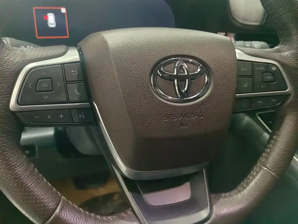 Toyota Granvia — фото 8