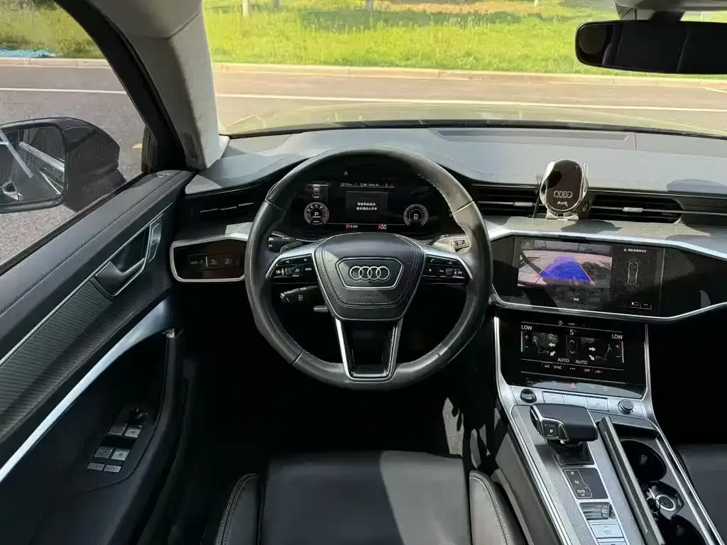 Audi A6L — фото 8