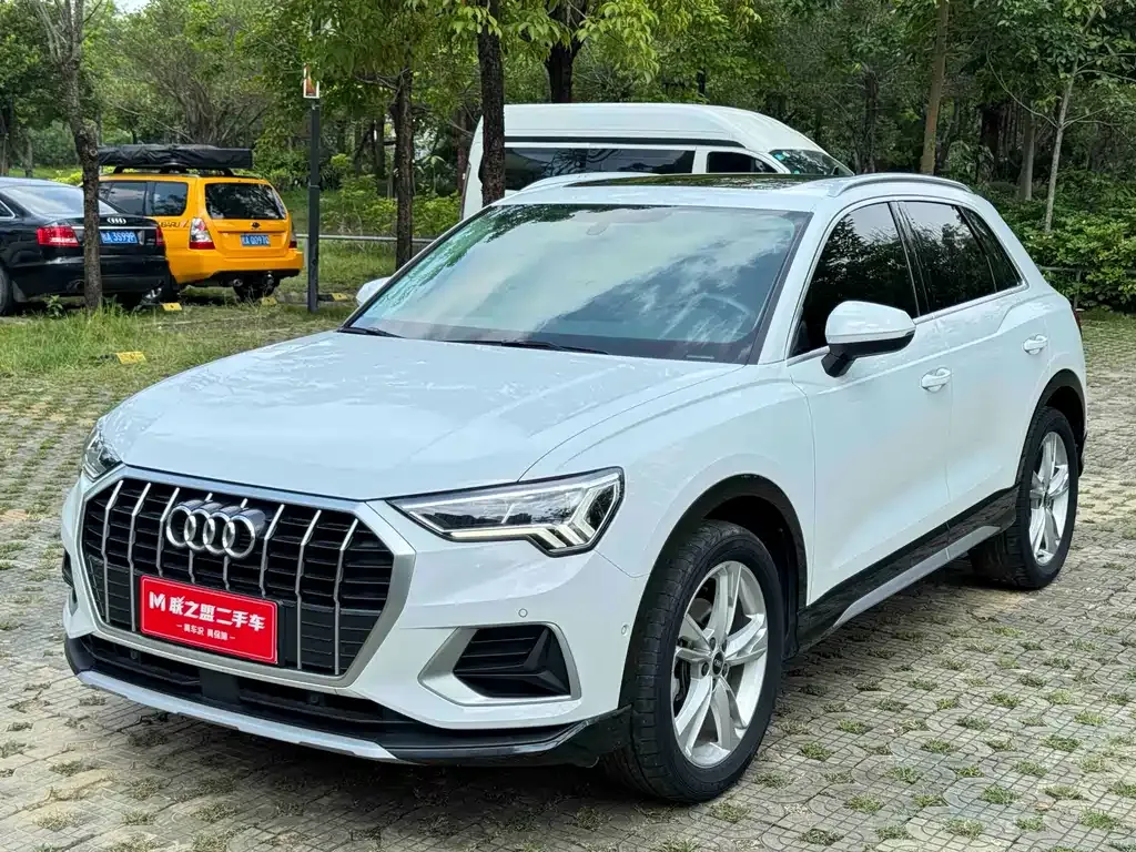 Audi Q3 — фото 1