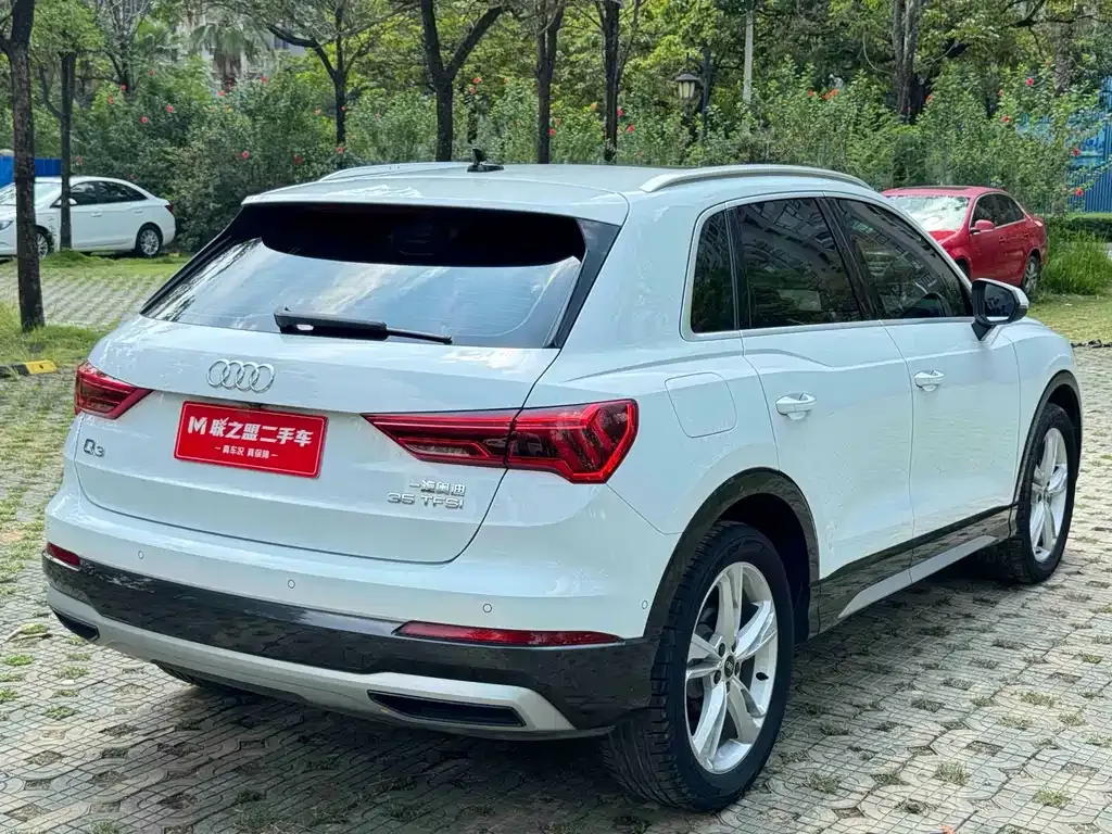 Audi Q3 — фото 10