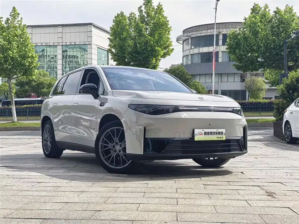 Leapmotor C10 — фото 10