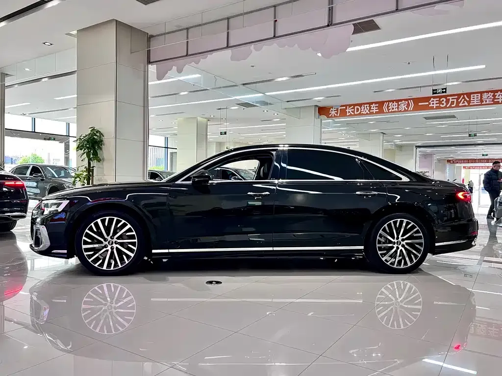 Audi A8 — фото 8