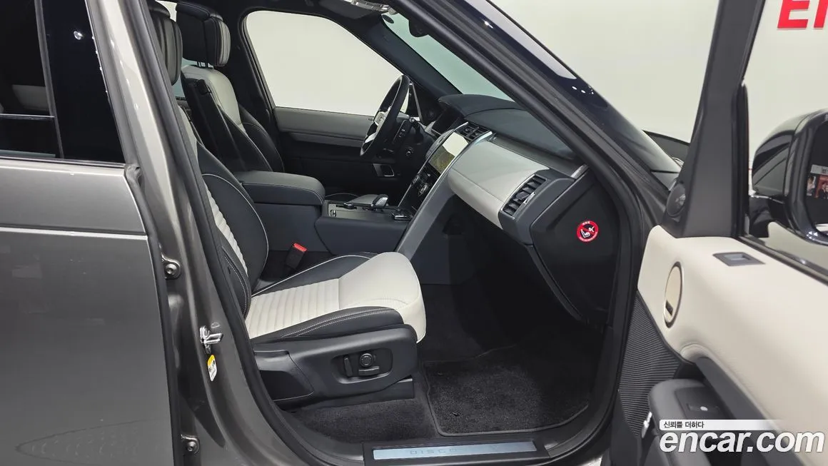 Land Rover Discovery 2024 из KR, фото 10