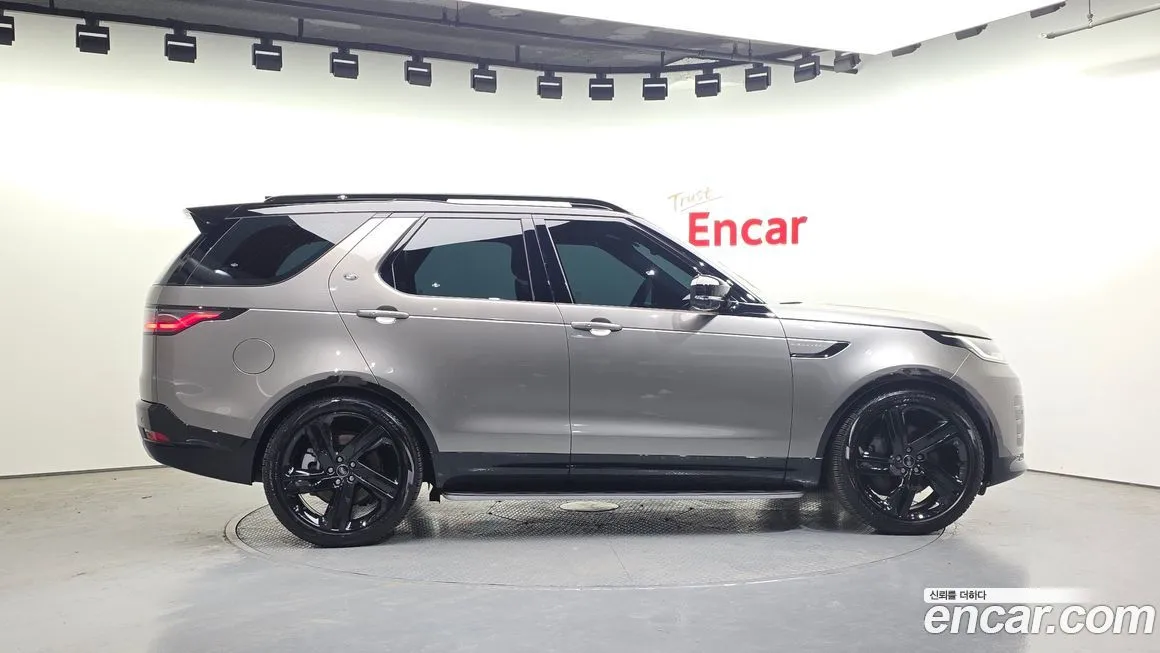 Land Rover Discovery 2024 из KR, фото 3