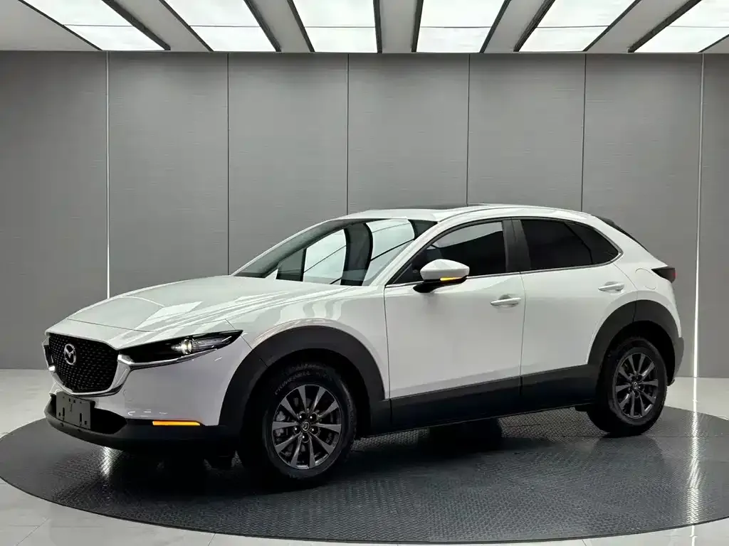 Mazda CX-30 — фото 1