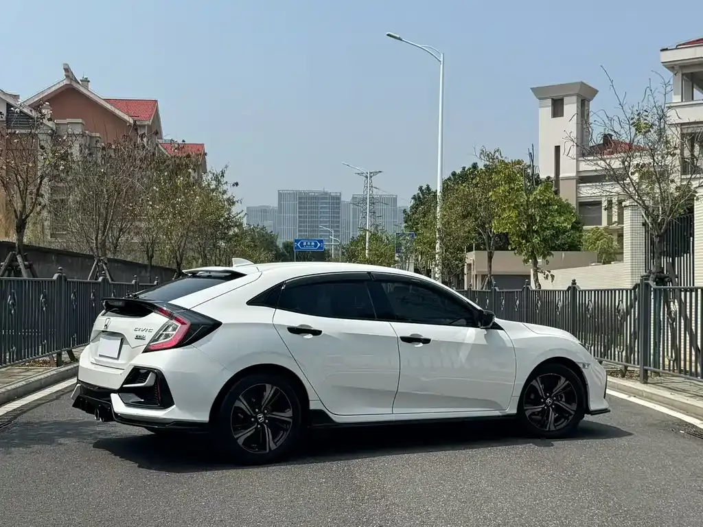 Honda Civic — фото 7