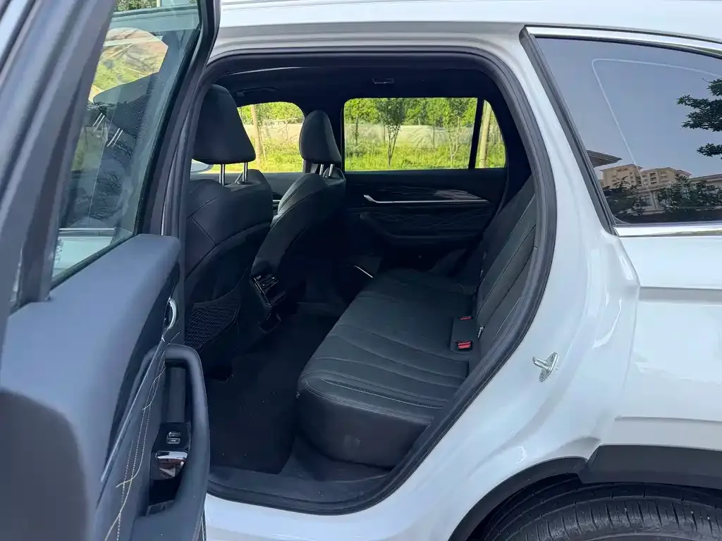 Geely Xingyue L — фото 4