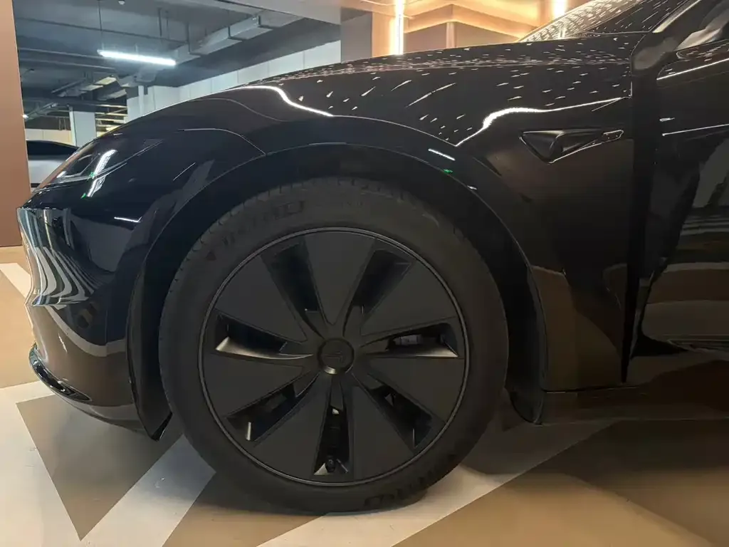 Tesla Model 3 — фото 5