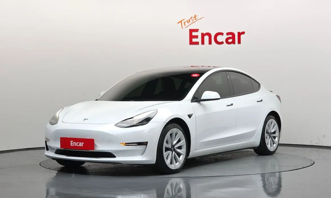 Tesla Model 3 — фото 1