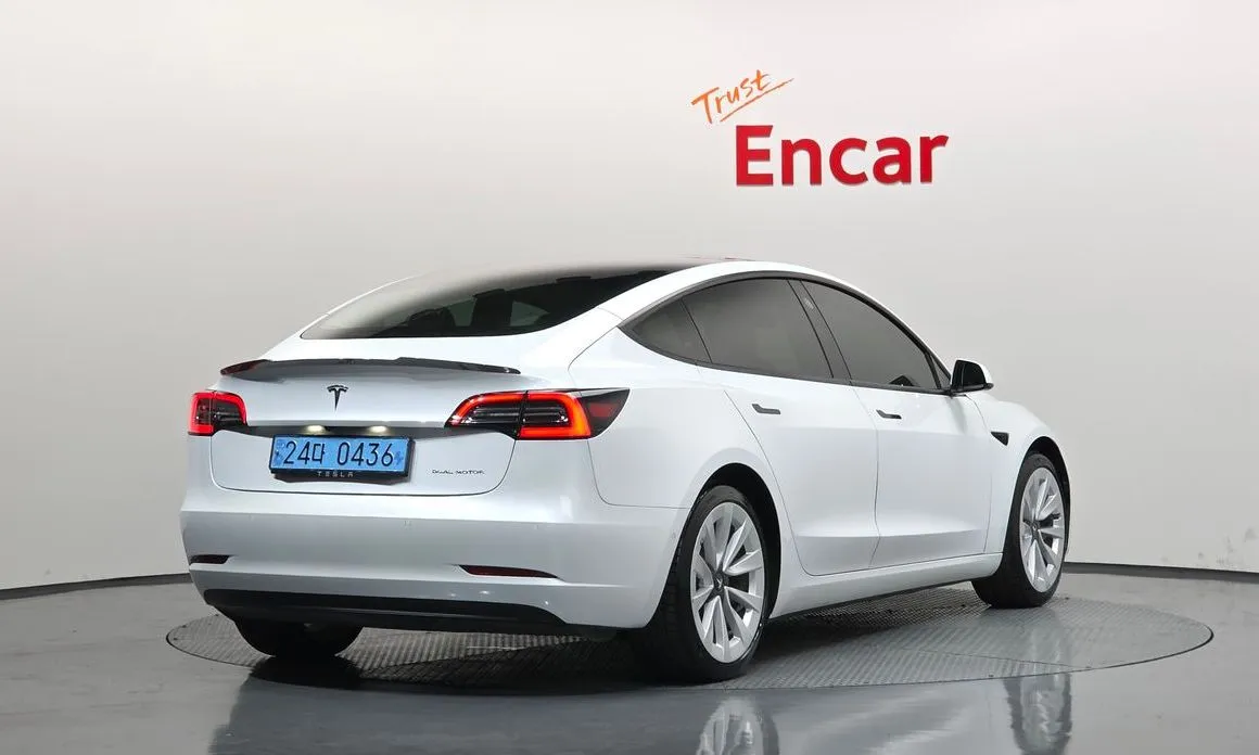 Tesla Model 3 — фото 2