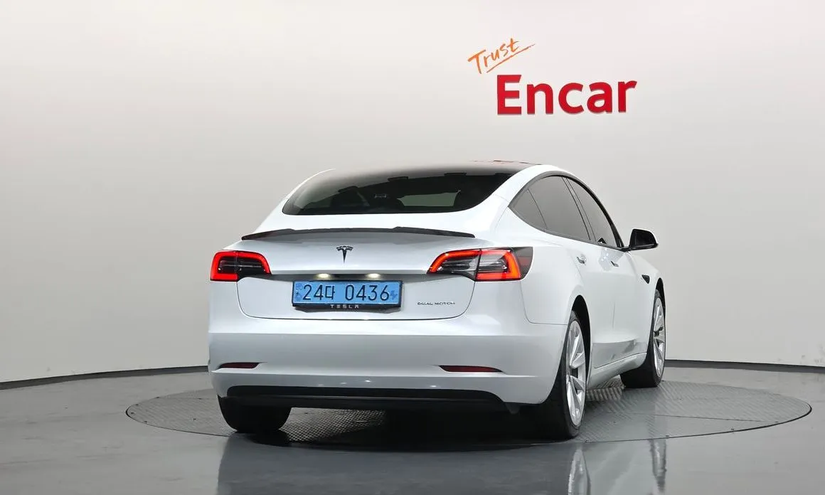 Tesla Model 3 — фото 4