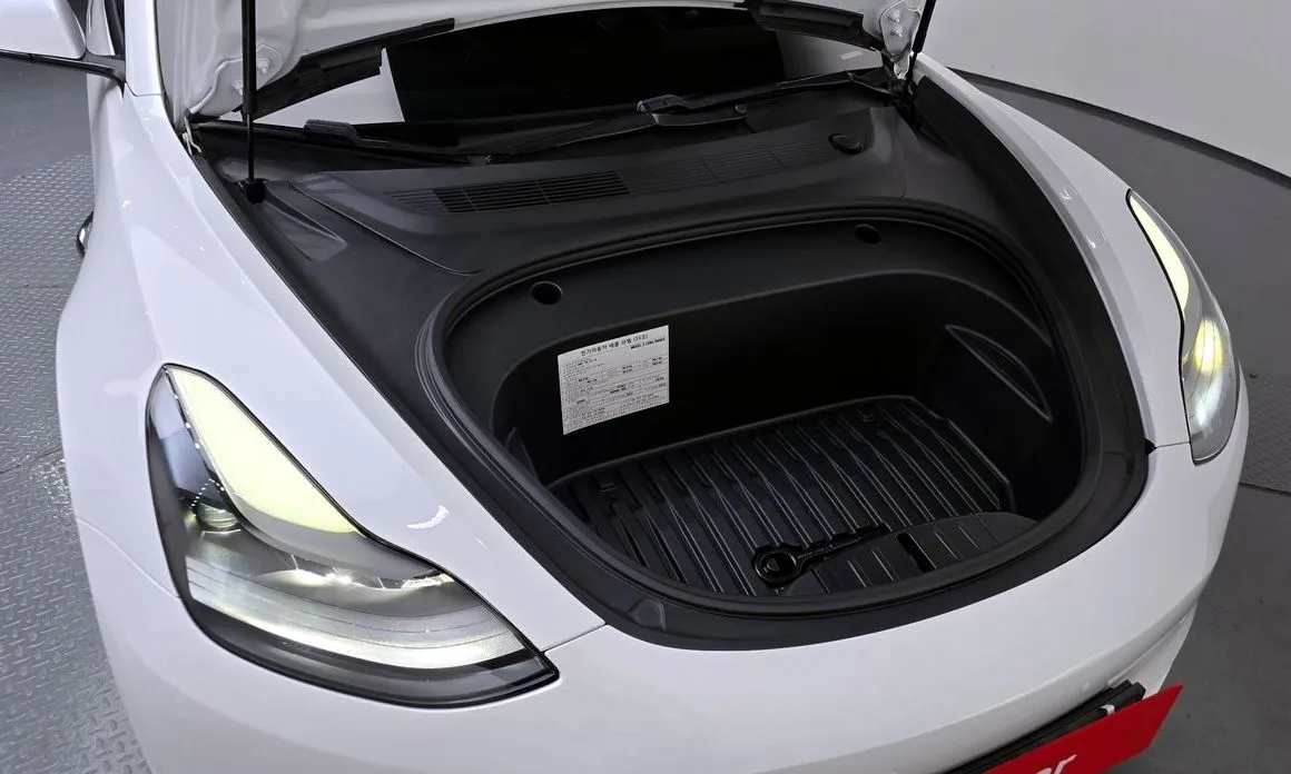 Tesla Model 3 — фото 10