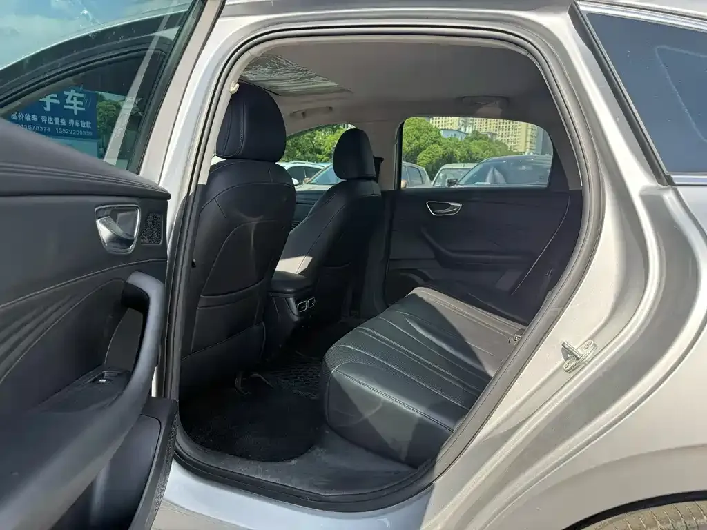 Roewe D7 2025 из CN, фото 3