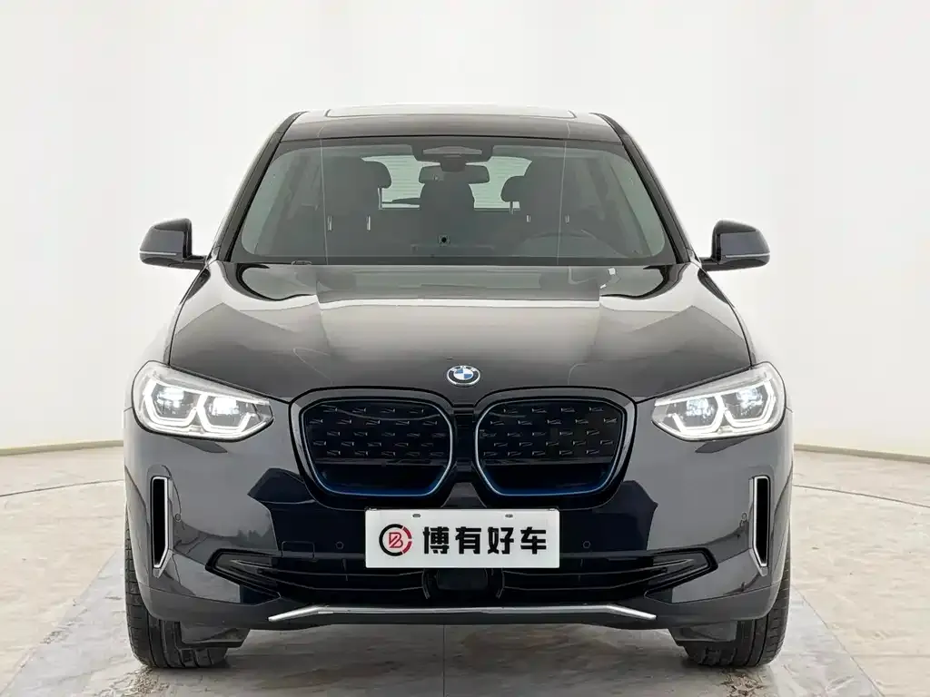 BMW iX3 — фото 2