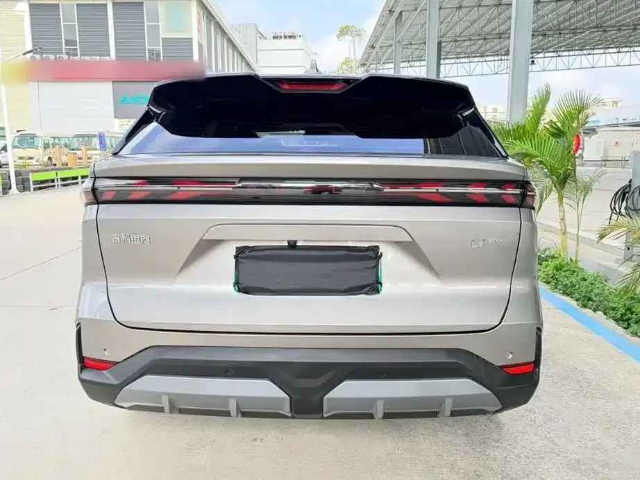 Geely Galaxy L7 — фото 10