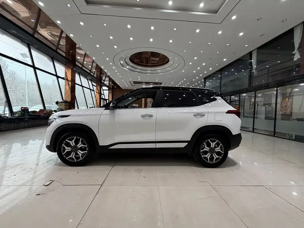 Kia KX3 2022 из CN, фото 7