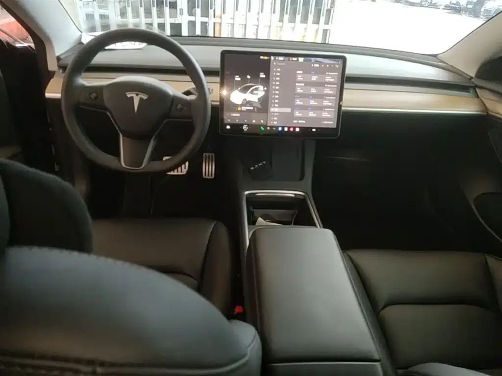 Tesla Model 3 — фото 6
