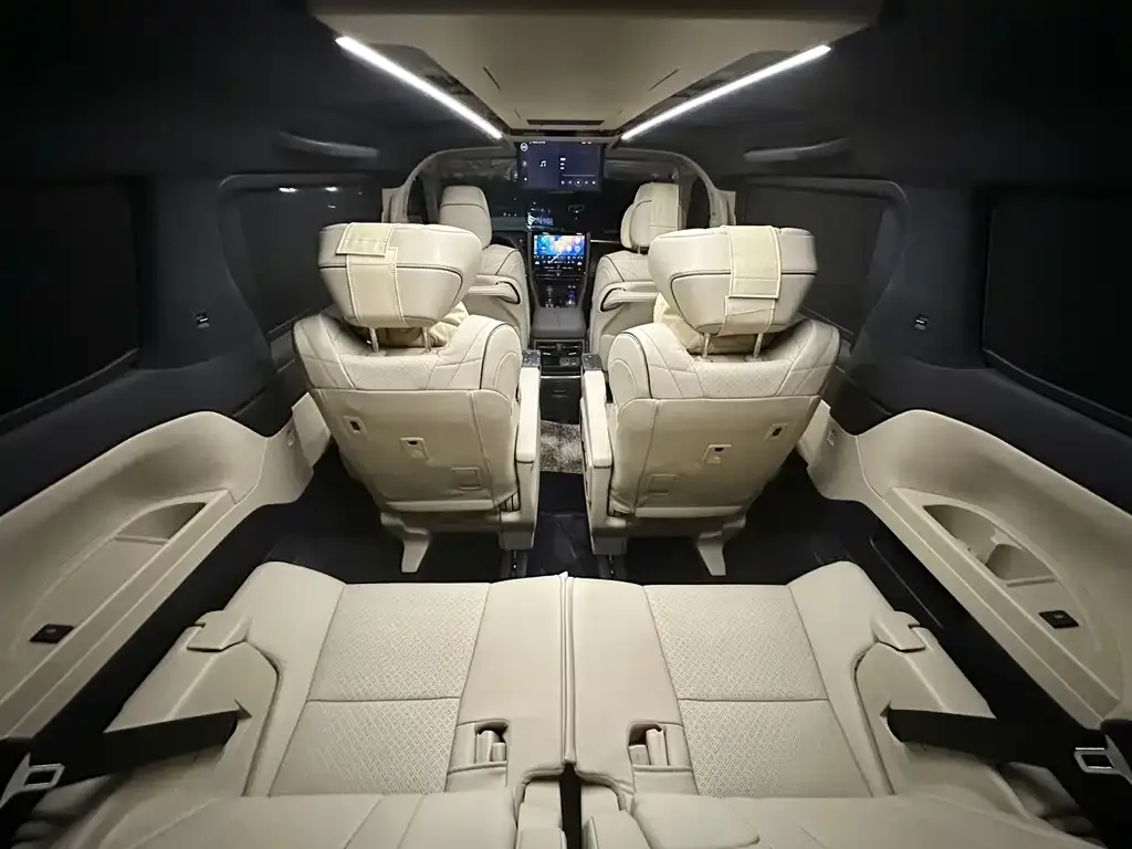 Toyota Alphard — фото 3
