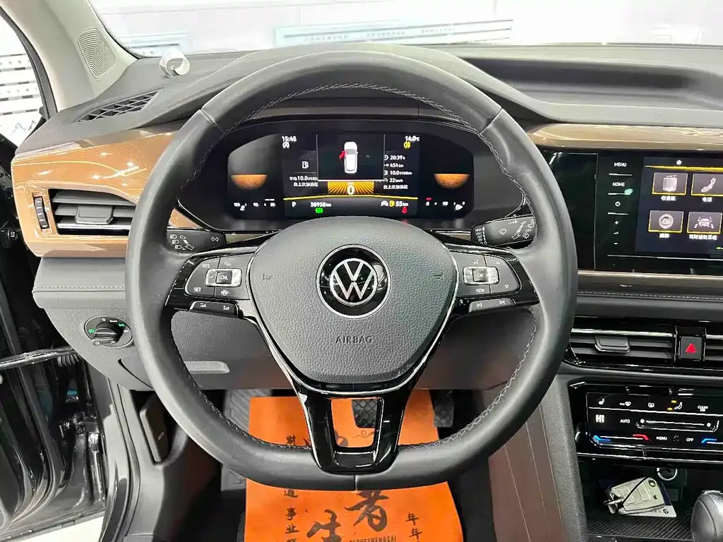 Volkswagen Tharu — фото 8
