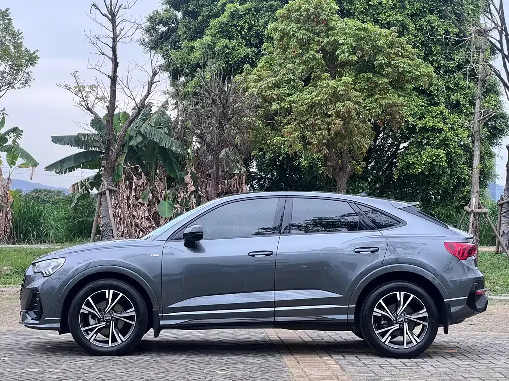 Audi Q3 — фото 9