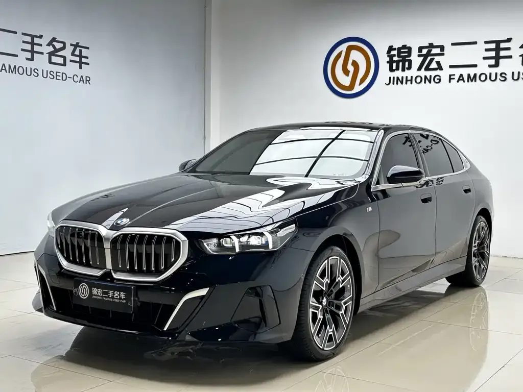 BMW 5 Series — фото 1