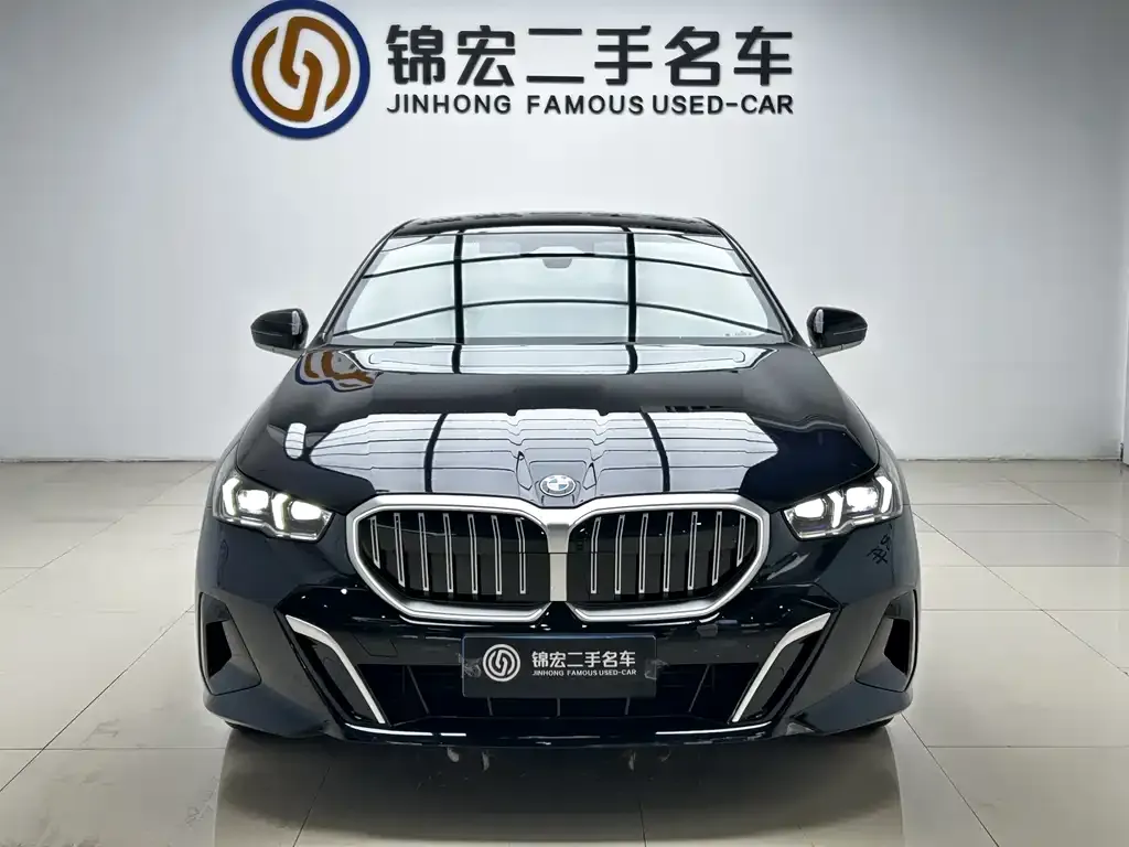 BMW 5 Series — фото 4